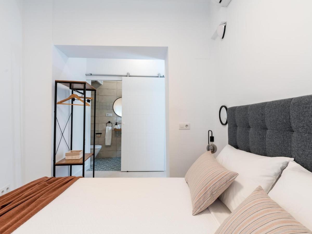 Unique Homes La Juderia Parking & Jacuzzi Севиля Екстериор снимка